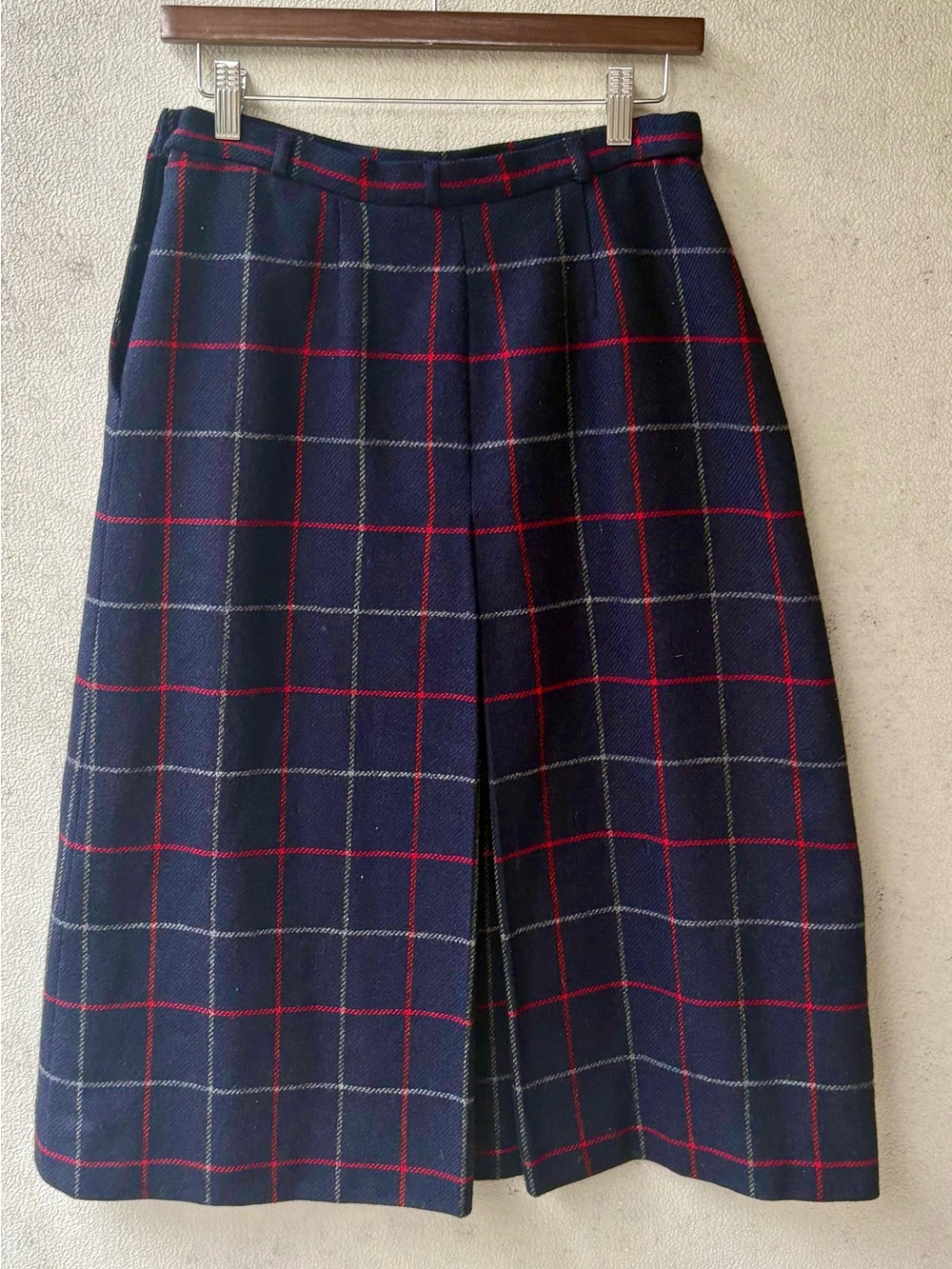Vintage Burberrys Made England 100% Wool Navy Plaid Pleated Midi Skirt